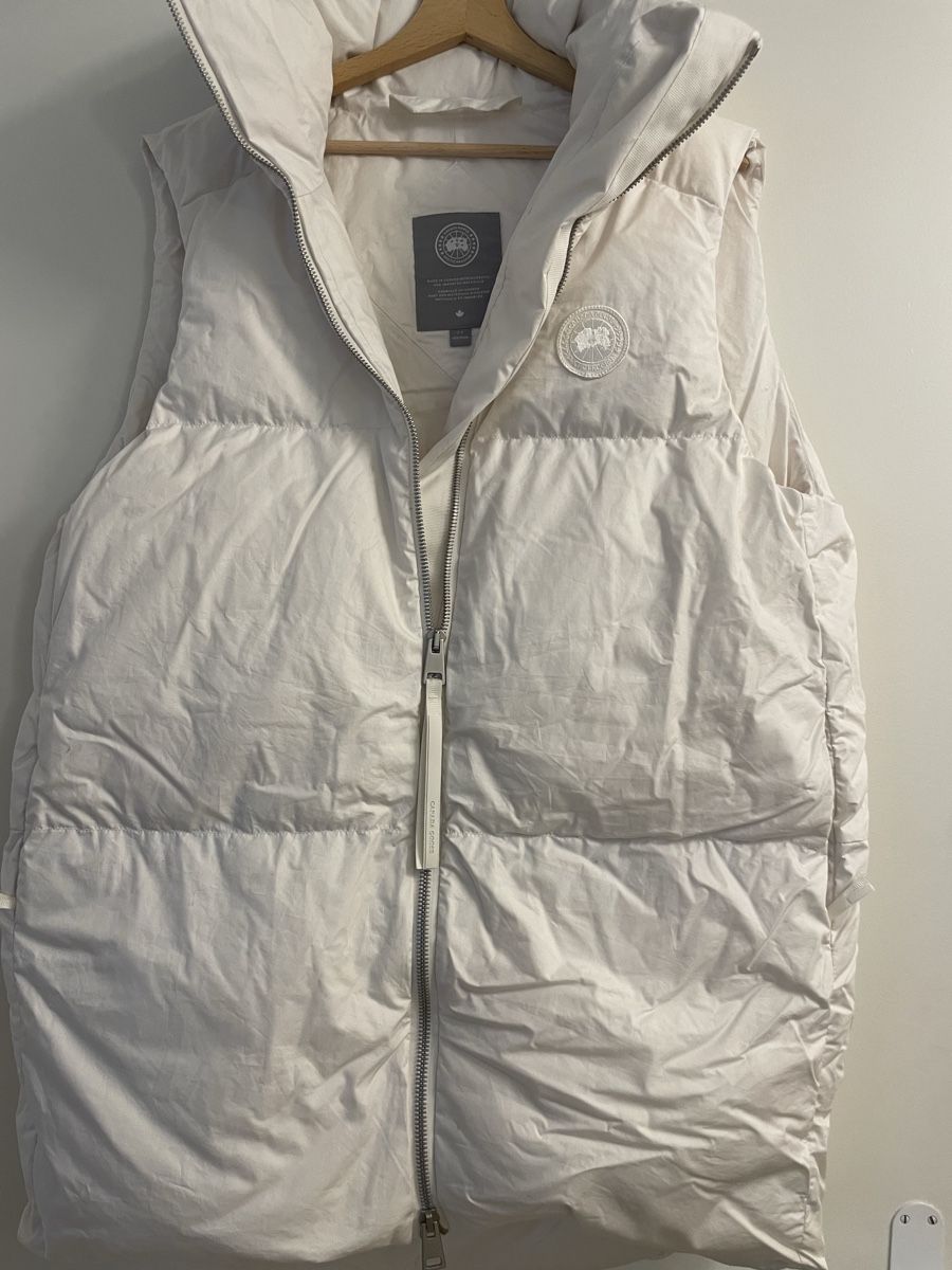 Canada Goose Gilet & Giacche senza maniche: Canada Goose Garnet long vest – Nuovo (secondo la descrizione) da Zürich venduto da deb_j5d7 1