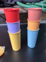 6 Tupperware Becher mit Deckel