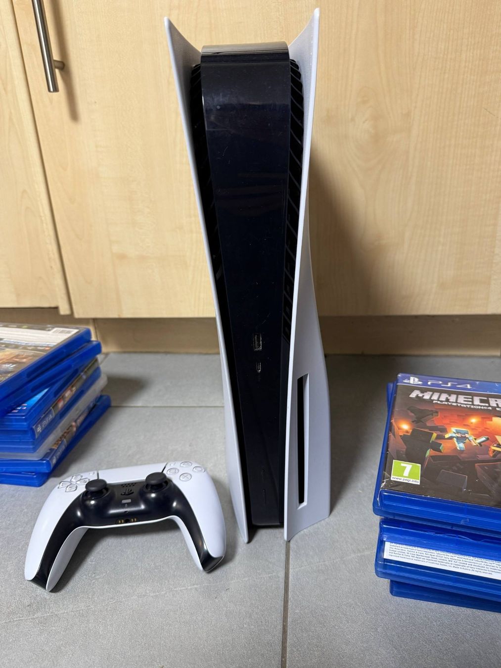 Sony Console: PlayStation 5 Disc Edition inklusive Controller (PS5) – Usato da Naters venduto da vir_8t9z 4
