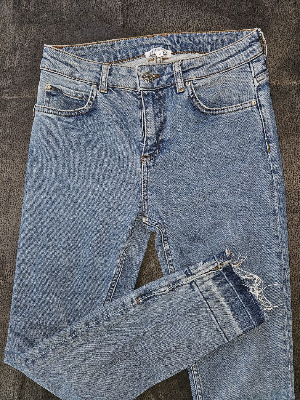 Claudie Pierlot Jeans: Claudie Pierlot Jeans 36 – Usato da Zetzwil venduto da April99