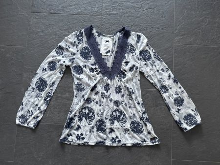 Oberteil America Today Gr. M Auschnitt bestickt blau/weiss