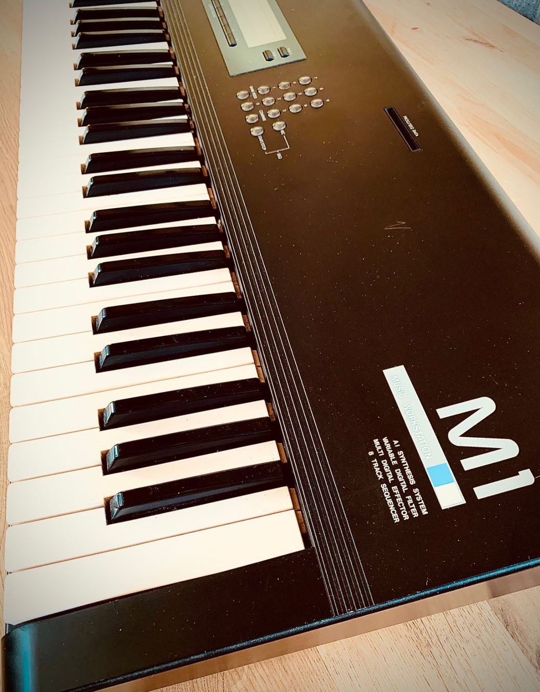 Korg Musikinstrumente: KORG M1 Workstation Synthesizer mit Hardcase – Gebraucht aus Wiliberg von thomaskull01 2