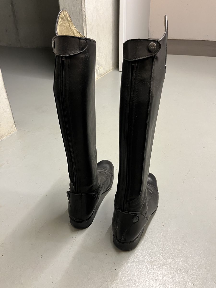 Scarpe da donna: Reitstiefel Milano schwarz Gr. 42 – Usato da Sumiswald venduto da resle 1