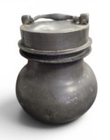 Pot a bouillon ou autre / medaille d'argent