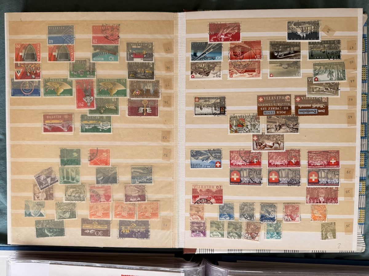 Tous les timbres: Briefmarkensammlung – D'occasion à Bern par DrGreenthumb7 4