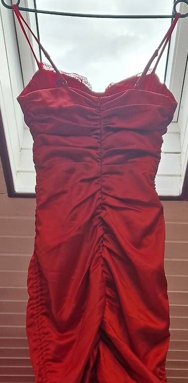 Vestiti: Rotes Kleid  – Usato da Riehen venduto da Joloe 2