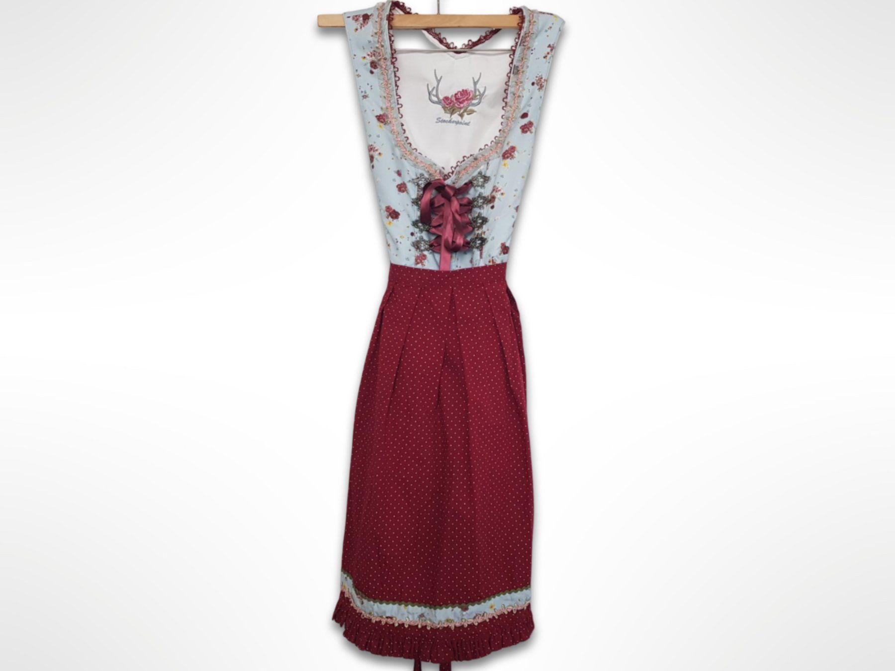 Kostüme: STOCKERPOINT Dirndl mit Bluse und Schürze – Gebraucht aus Suhr von Restwert_Suhr 3