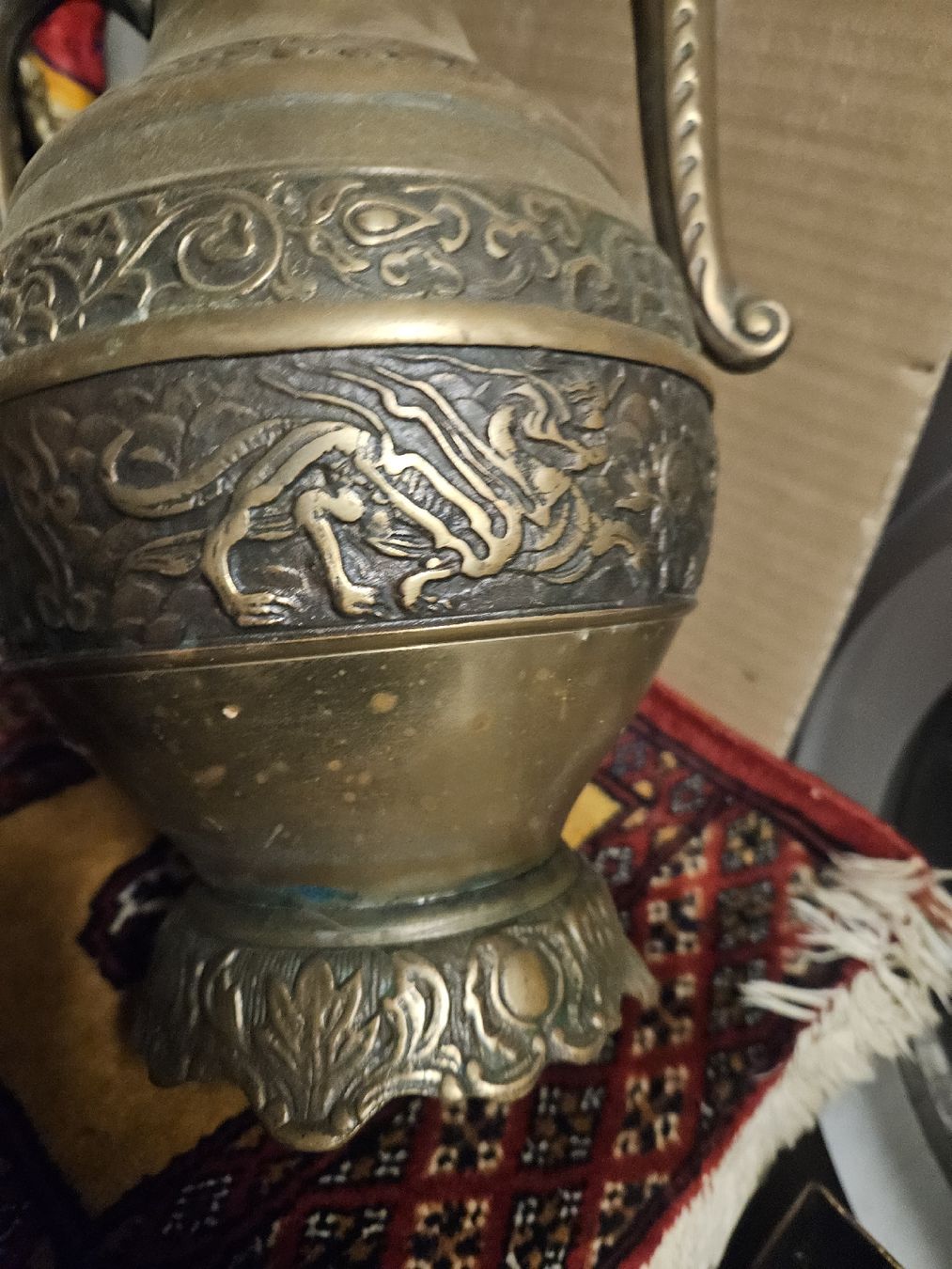 Skulpturen & Statuen: skulptur vase messing – Defekt aus Schwellbrunn von Omega-alpha 5