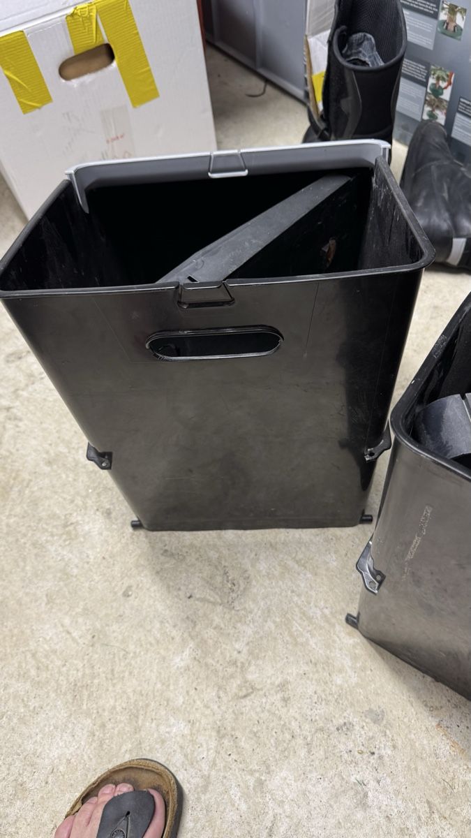 Müllex Cestini per rifiuti: 2x Müllex Müllsackständer 30L schwarz/grau – Usato da Flurlingen venduto da Norviking 1