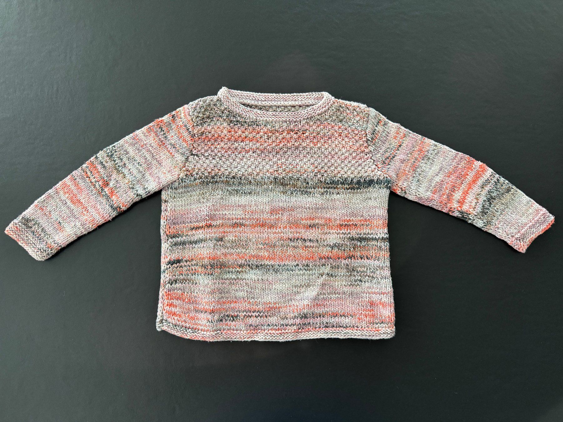 Pulls et sweat-shirts: Mädchen Strickpullover / Pullover handgestrickt Gr. 98 – D'occasion à Zollikon par Krenapf
