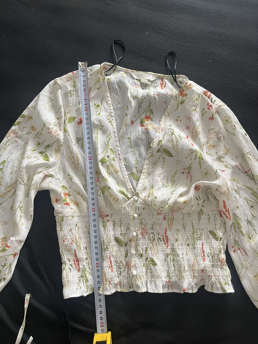 Lots de vêtements: 3 Damenblusen Blumenmuster Langarm  – Neuf (Voir description) à Olten par sae_82z2 3