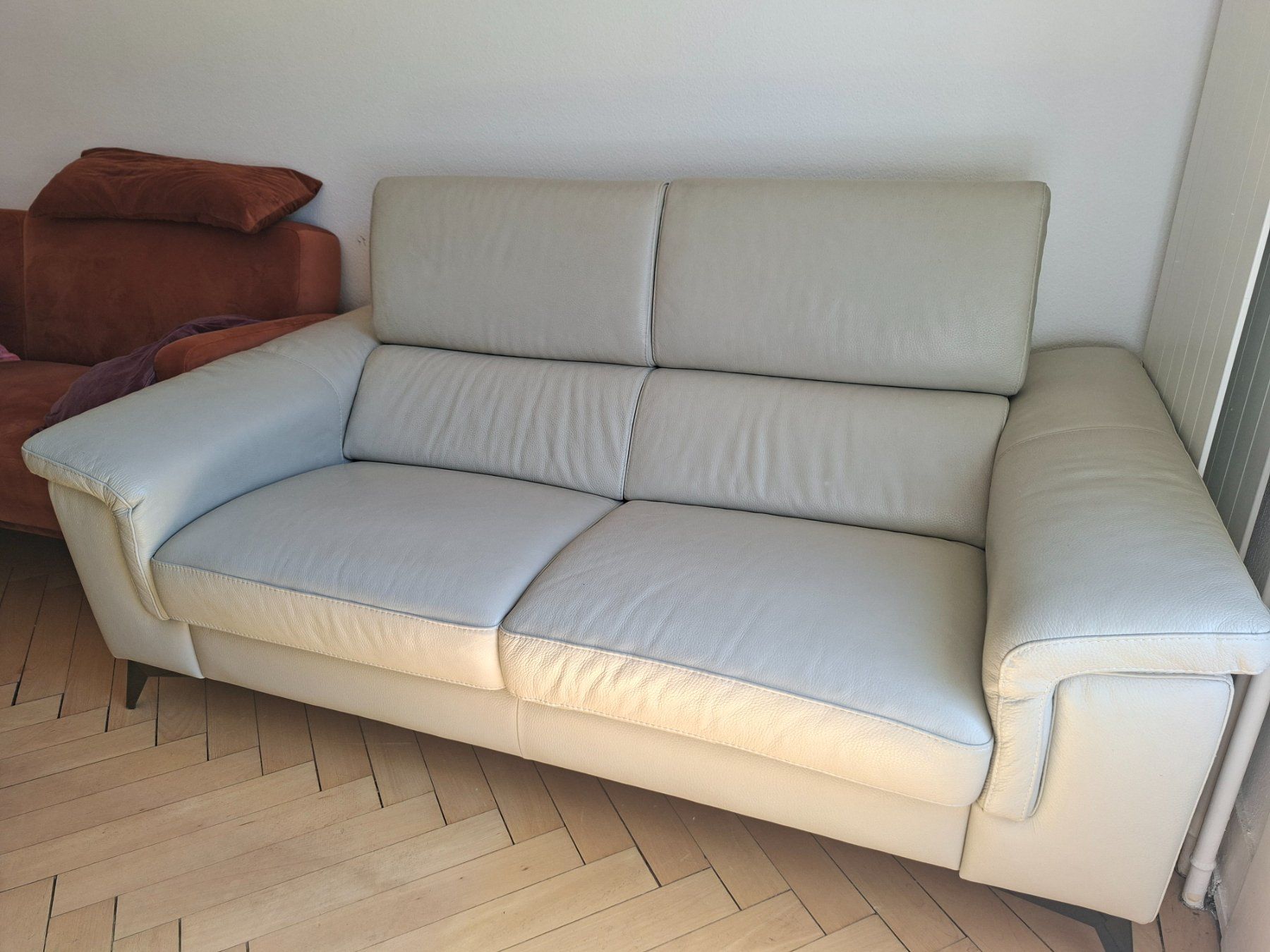 Sofas: Canapé cuir blanc cassé 2 places bon état – Neu (gemäss Beschreibung) aus Carouge GE von tho_q862 3