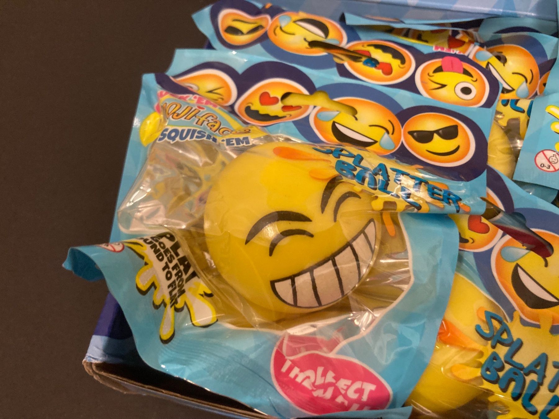 Giocattoli: Emoji  Splatter Bälle, Display mit 12 Stück – Nuovo e nell'imballaggio originale da Neuenhof venduto da jorogo 2