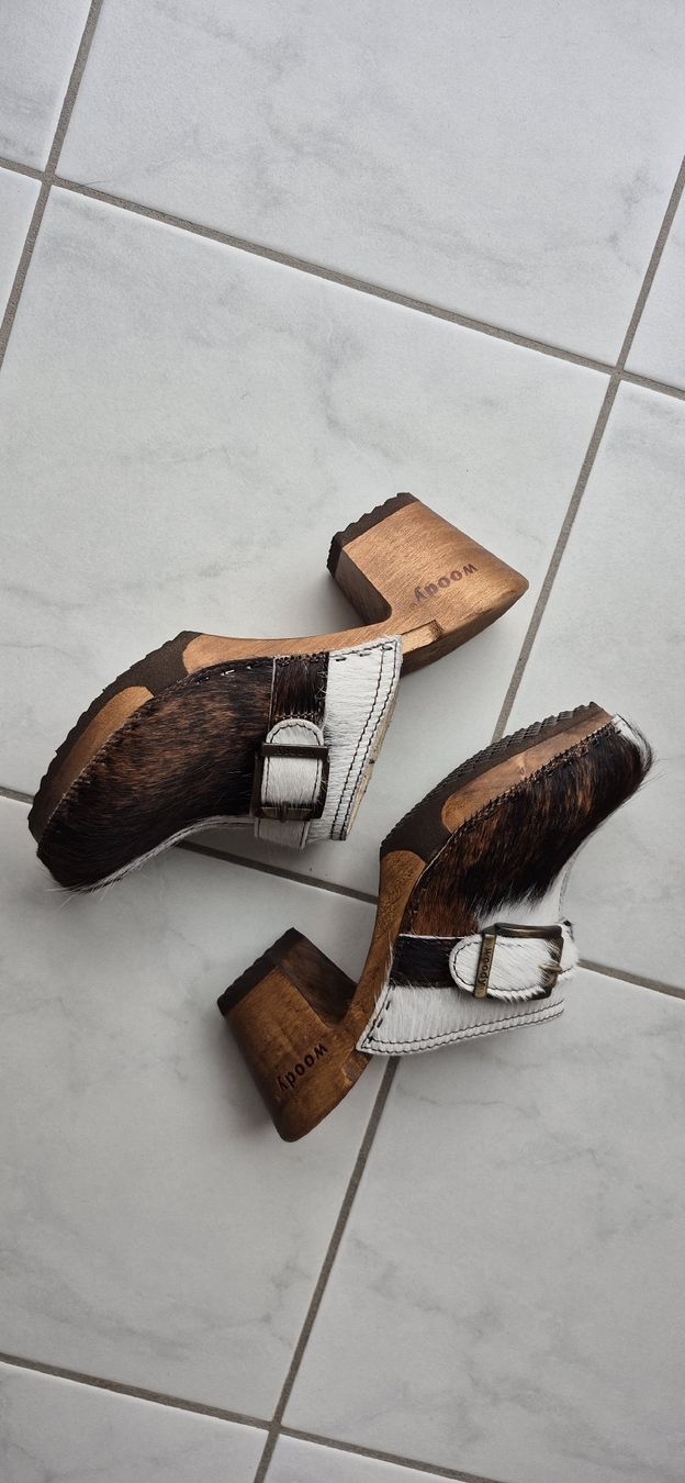 Herrenschuhe: Woody Clogs, Gr. 42, mit Kuhfell, neu – Neu und originalverpackt aus Oetwil am See von jarra01 7