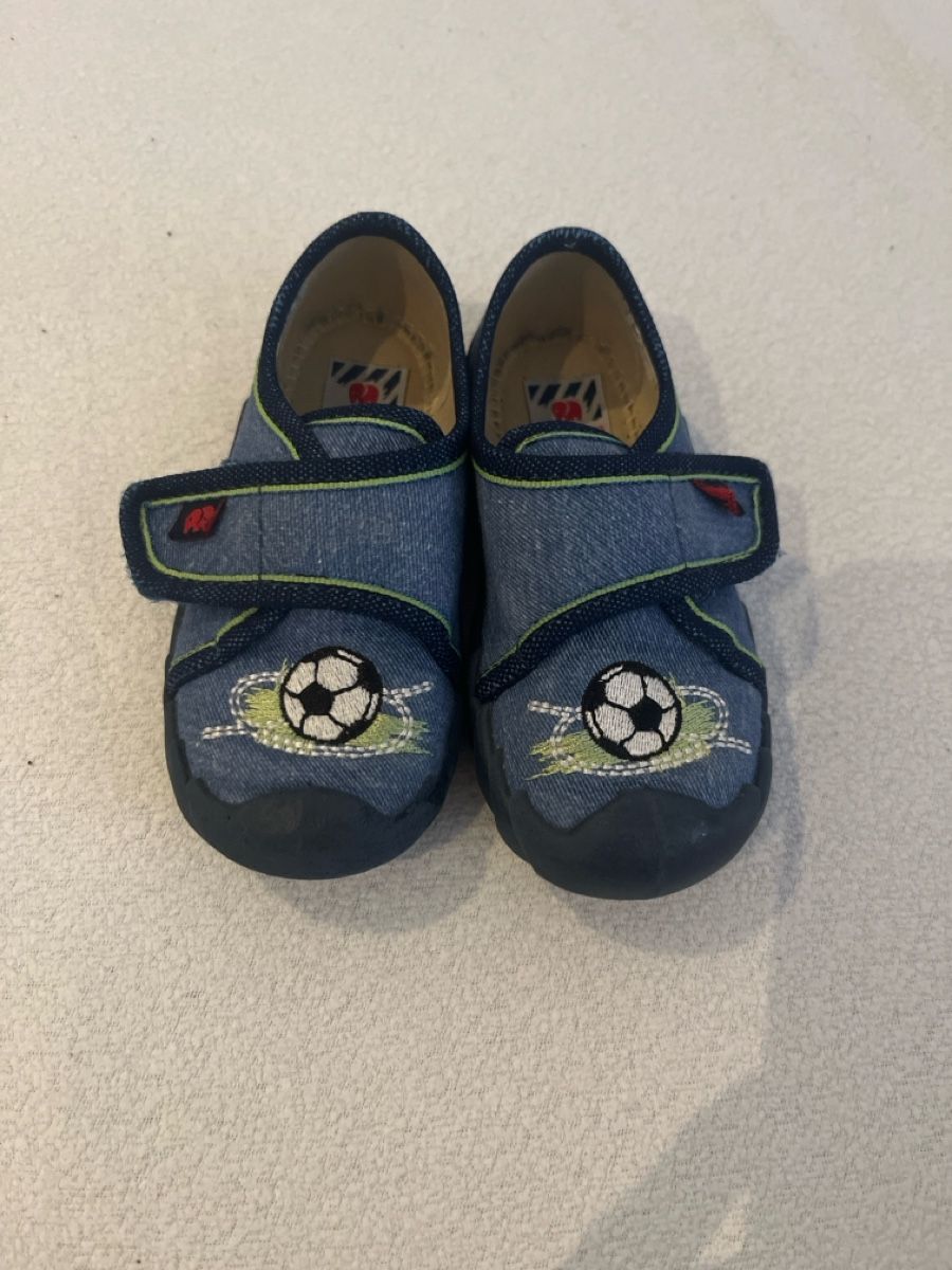 Elefanten Schuhe für Jungen: Hausschuhe Elefanten – Gebraucht aus Riehen von chr_h8fh
