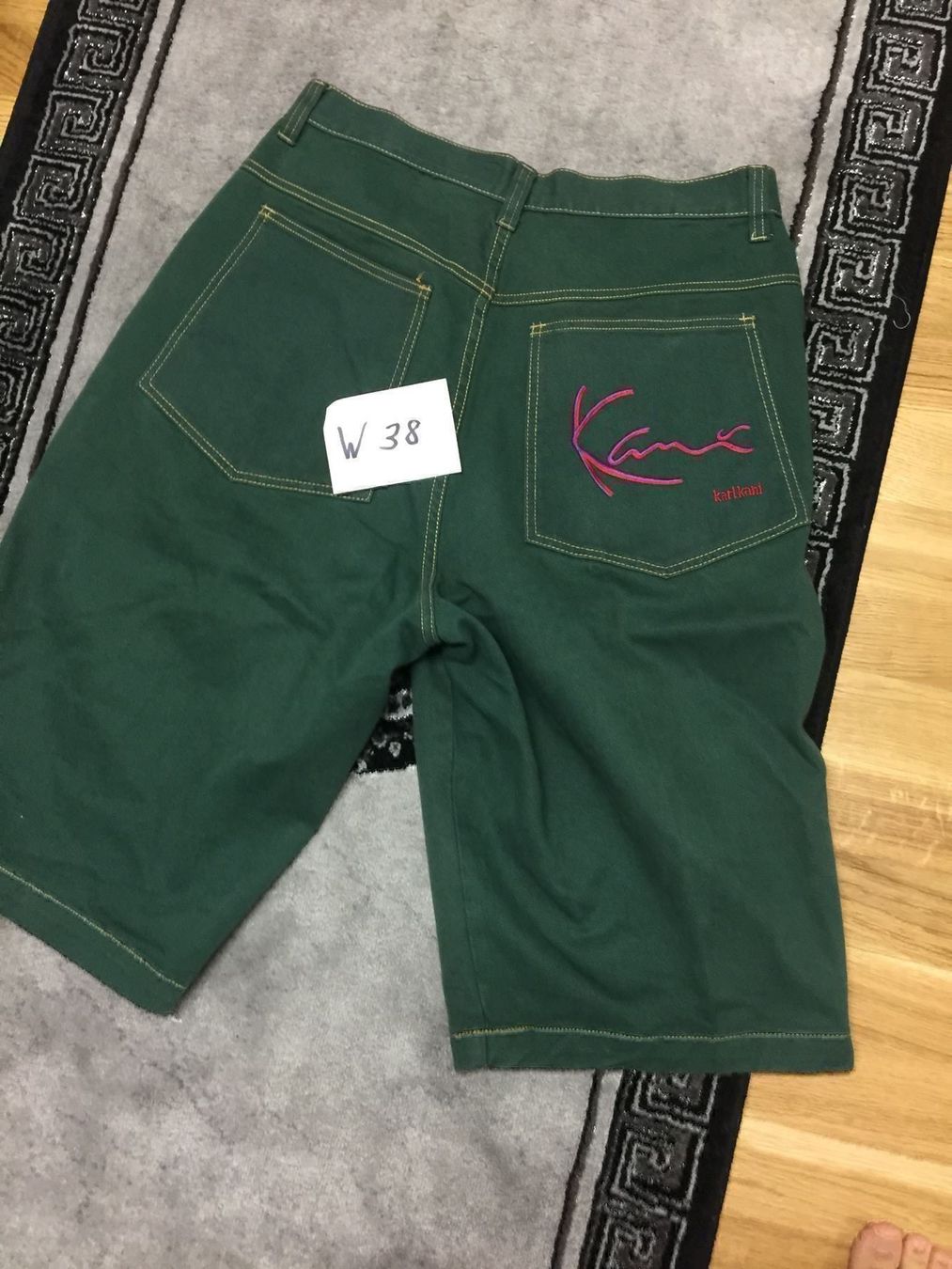 Pantaloni: KARL KANI JEANS SHORTS W38 – Nuovo (secondo la descrizione) da Uster venduto da ERIC7777777