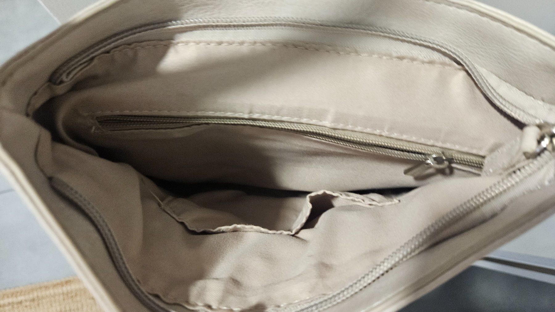 Borse da donna: Borsetta a tracolla color perla – Usato da Melano venduto da H-Sara 3