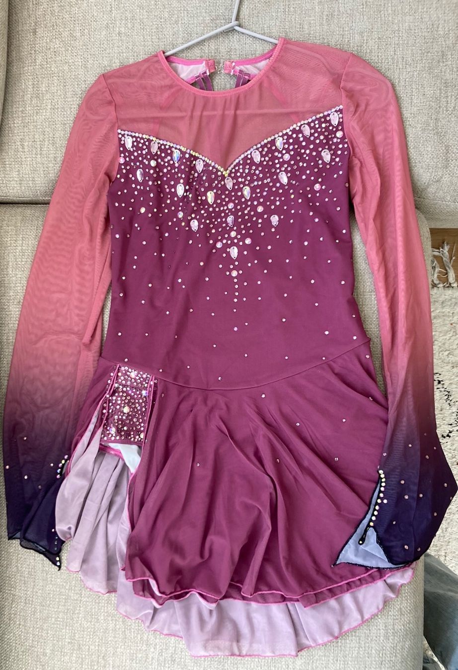 Kleider: Eiskunstlauf Kürkleid – Gebraucht aus Pfäffikon SZ von  4