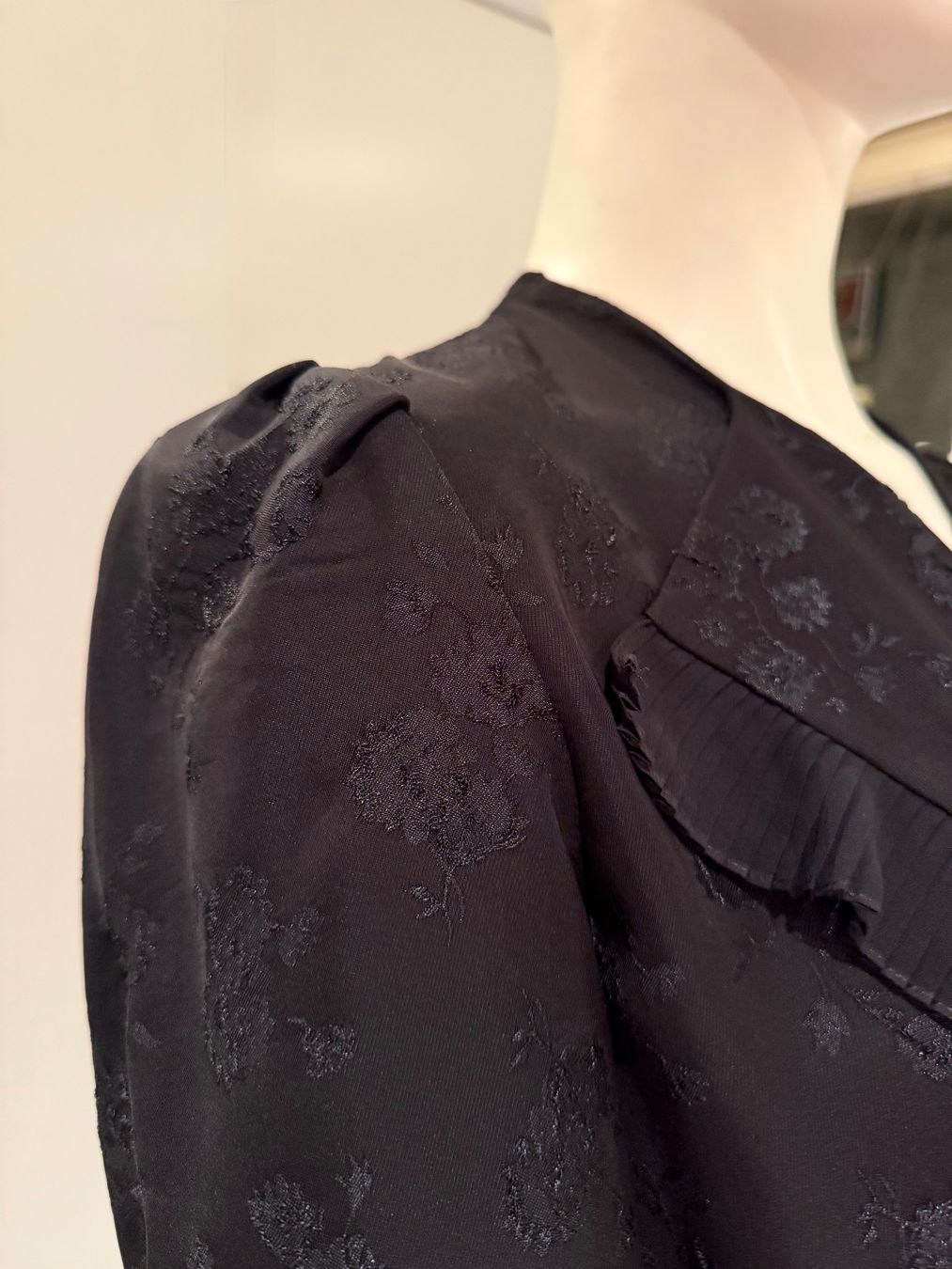 Kleider: robe de soirée  Sandro noire 38 – Neu (gemäss Beschreibung) aus Genève von flocon06 5