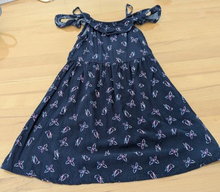 Tolles Sommerkleid mit Schmetterlingen  - 110