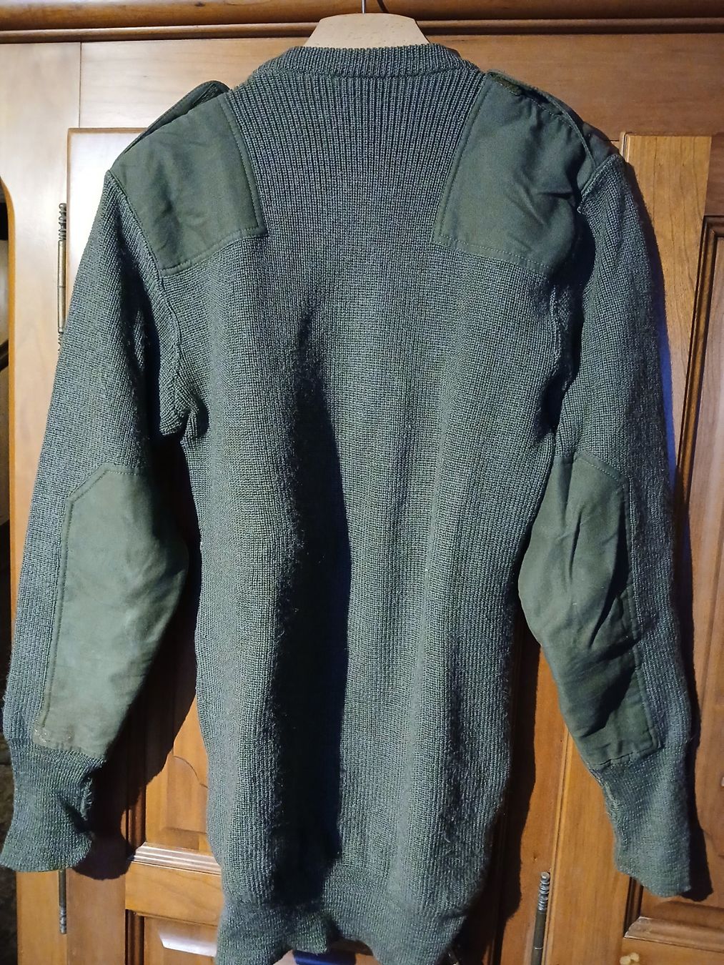 Schweizer Armee Maglioni & Felpe: Winterpullover in feldgrün – Usato da Boswil venduto da Aludo 1
