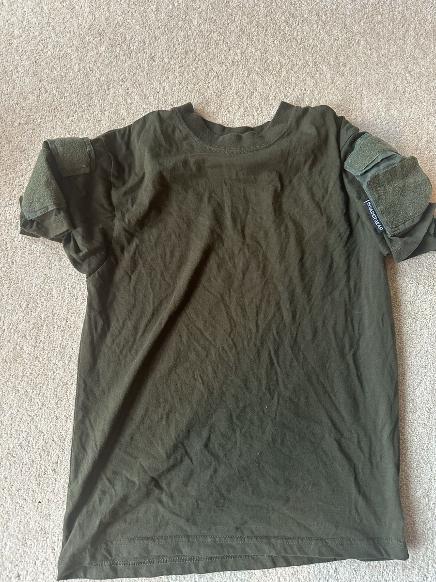 T-shirt: T-Shirt Invaders – Usato da Oberbuchsiten venduto da ala_x68w