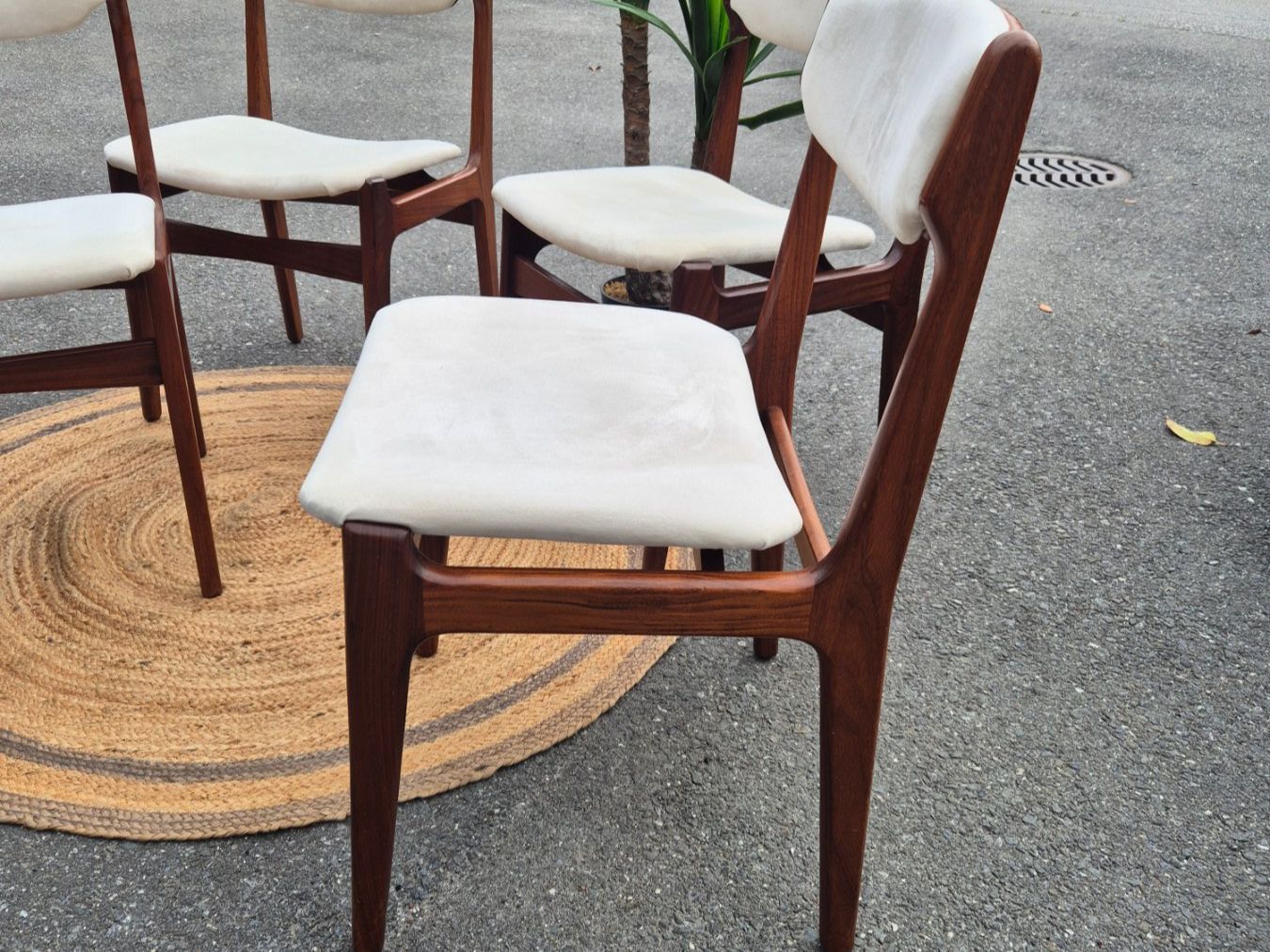 Stühle: 4 chaises vintage scandinaves restaurées – Gebraucht aus Fully von tameab 2