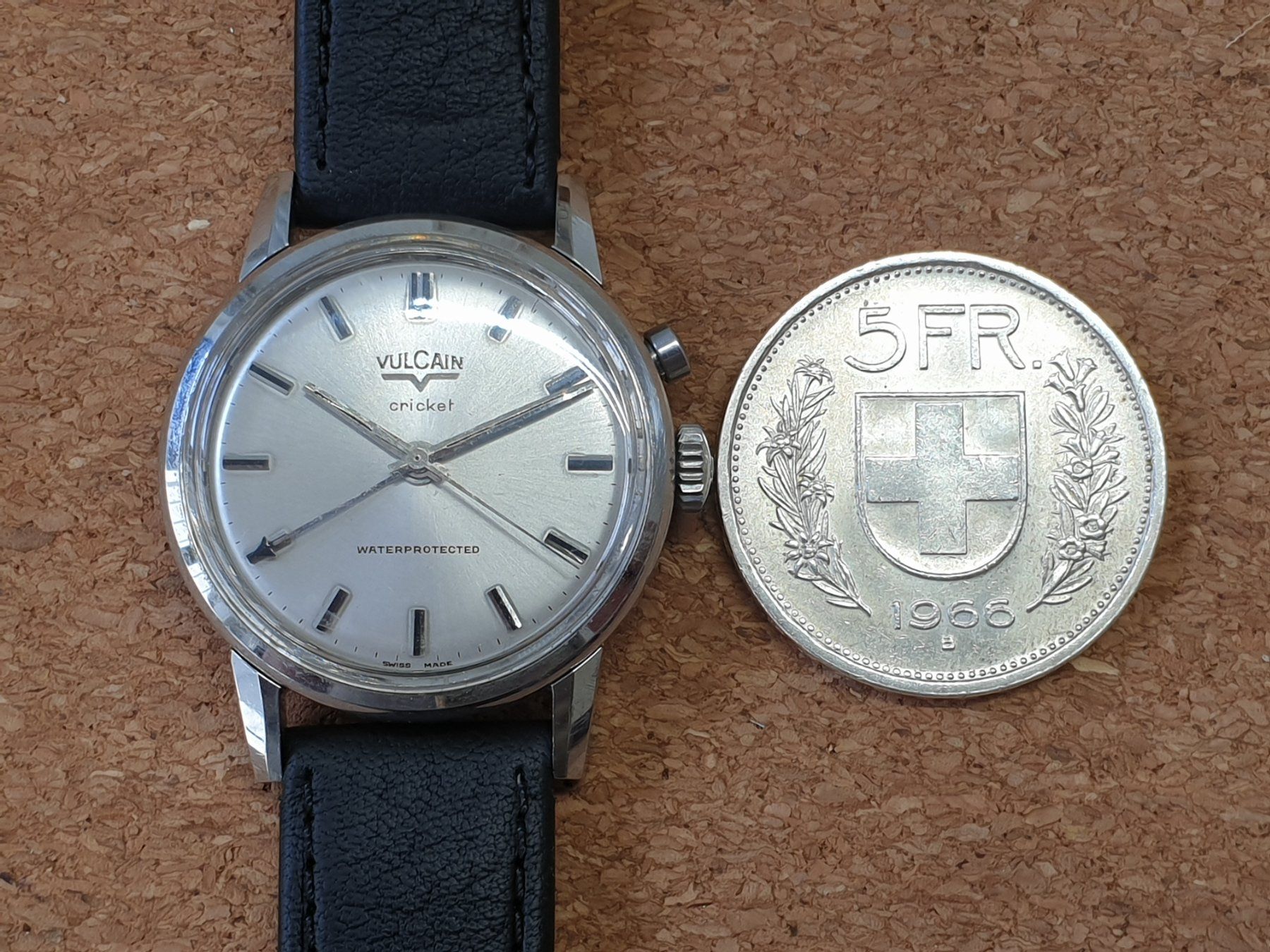 Vulcain Orologi: Vulcain Cricket Uhr – Usato da Neyruz FR venduto da Flyback 8