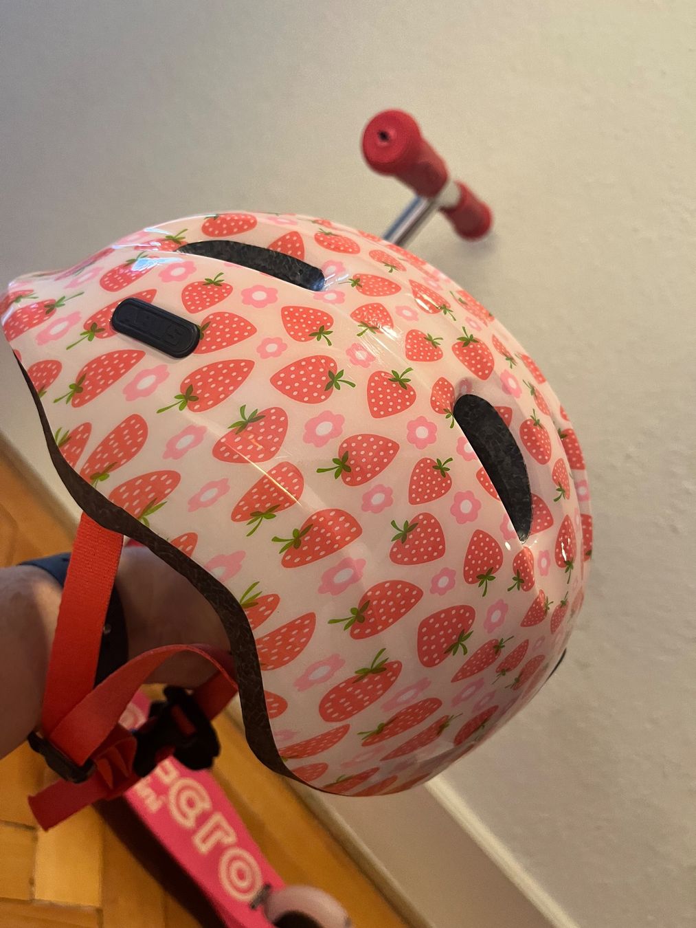 Micro Veicoli per bambini: Child micro mini trottinette and ABUS helmet – Usato da Genève venduto da dmt_y25y 1