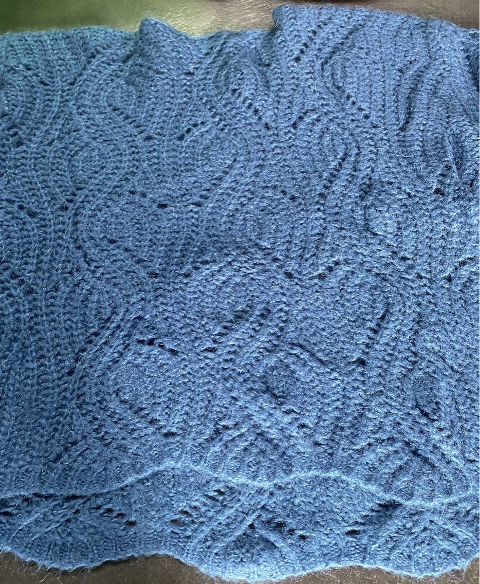 Maglioni & Felpe: Pulli Essentiel Antwerp blau – Usato da Chur venduto da simhofstr 3