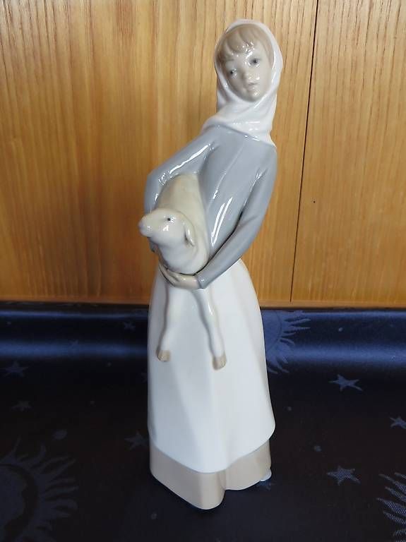 Lladro Statuette: Lladro Figur, Frau mit Schaf – Usato da Langrickenbach venduto da zwiebel03 1