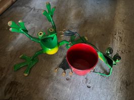 2er Set Gartendeko Frösche mit Pflanztopf Metall