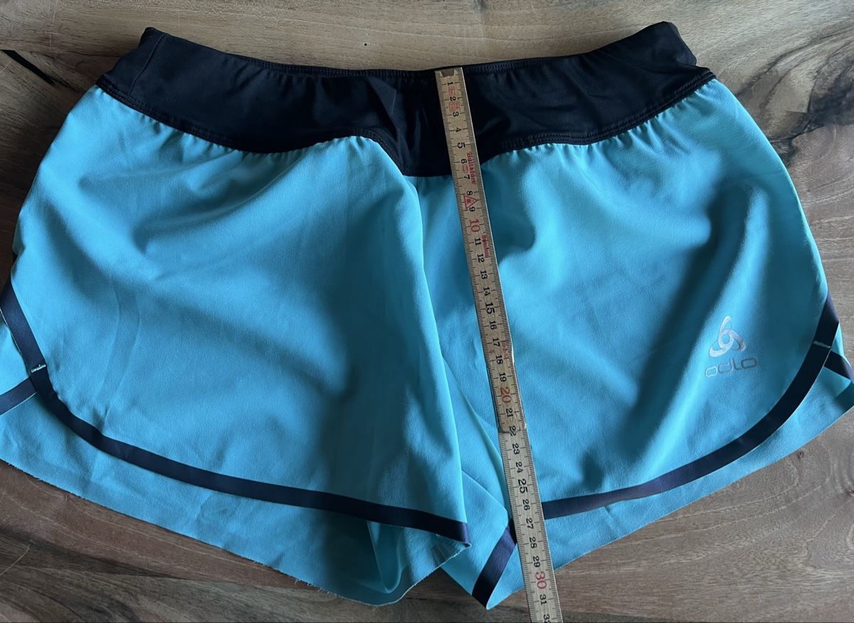 Odlo Pantaloni: Odlo Laufshorts im Doppelpack – Usato da Derendingen venduto da Laubfleckerli 2