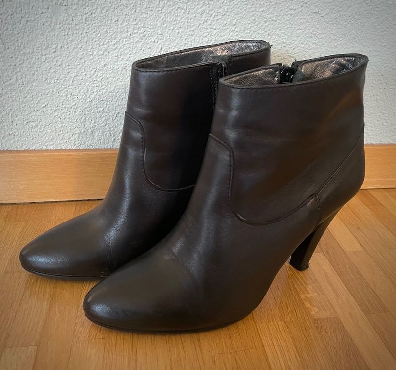 Nafnaf Chaussures femmes: Leder Stifelette der Marke Naf Naf Gr. 39,5 – D'occasion à Buchs ZH par Sbono