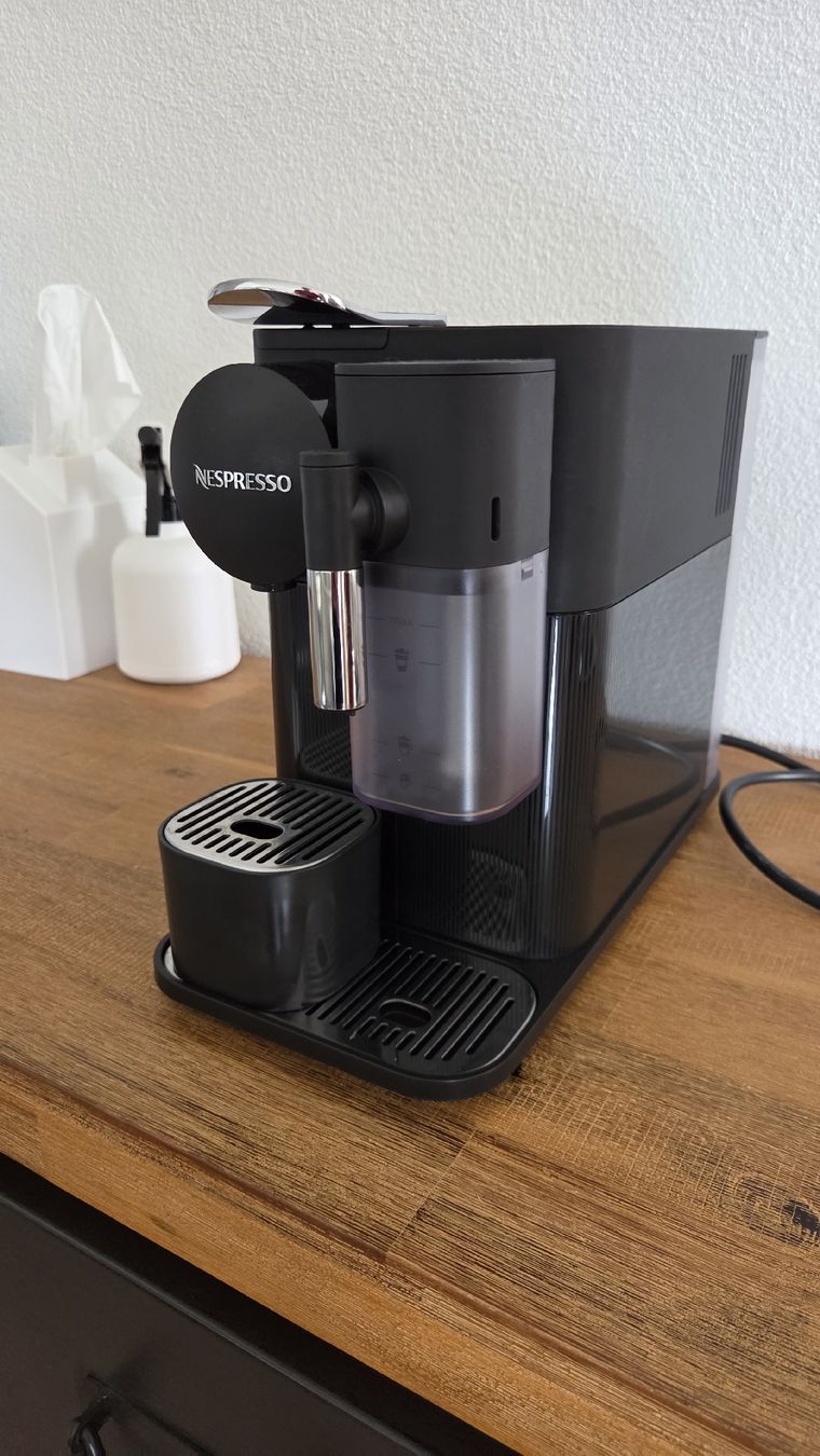 De'Longhi Machines à café & Machines à expresso: Lattissima One – D'occasion à Malters par Milesdee