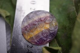Fluorite  Blume    Cabochon 35ct  ab 1.-