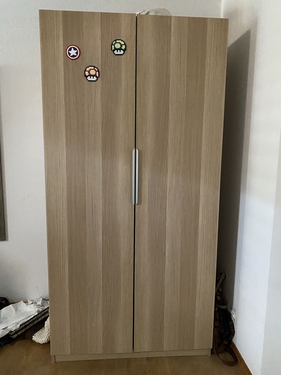Armadi: IKEA Wardrobe 2 doors wood – Usato da Nürensdorf venduto da bit_2xml