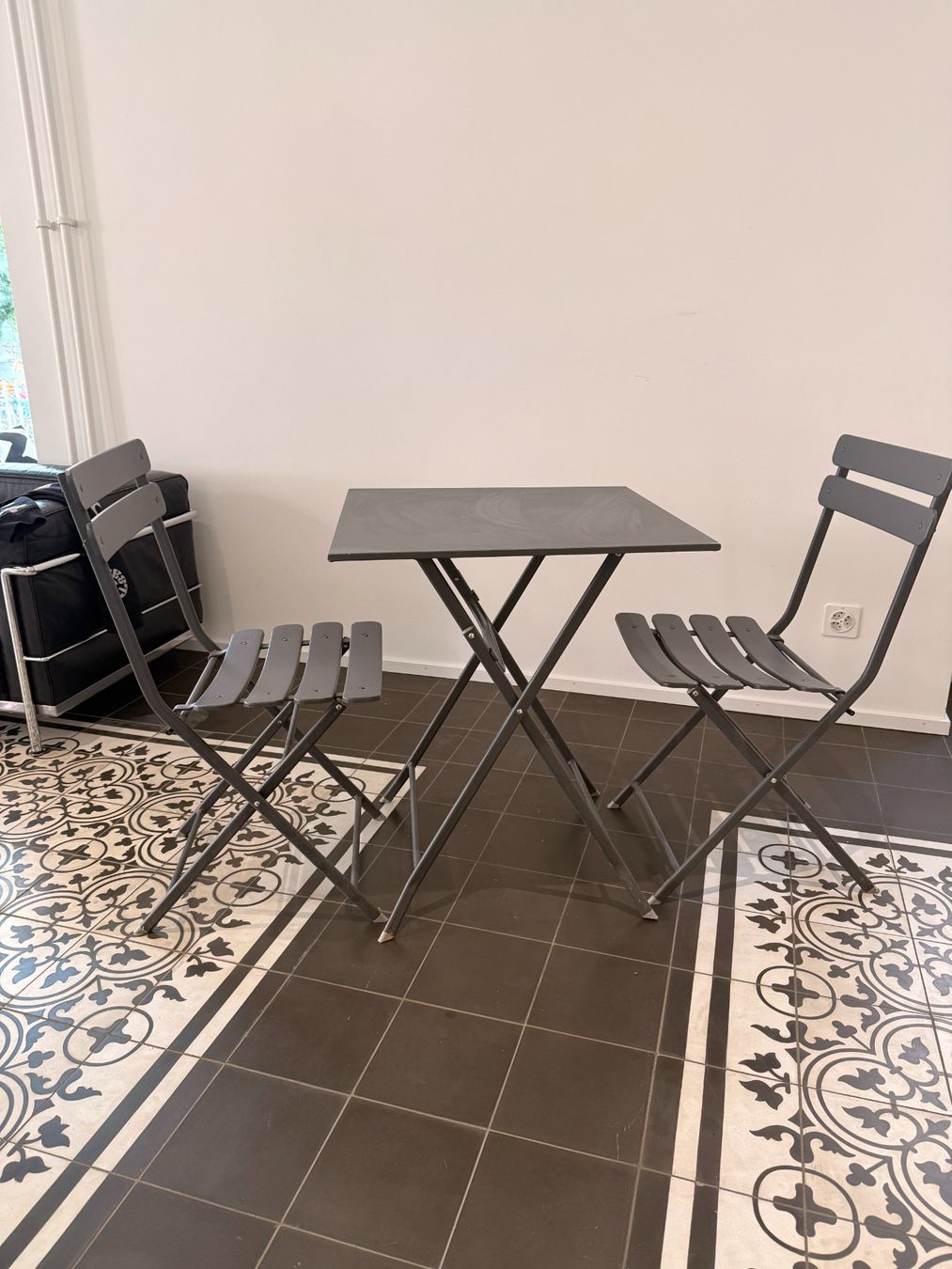 Set di tavolo e panche: Gartentisch mit zwei Stühlen im Set – Usato da Zürich venduto da kiddoroboto