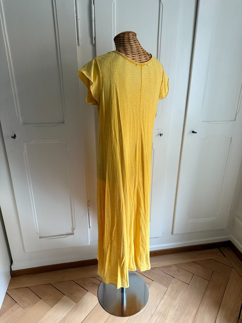 Vestiti: Kleid gelb mit Peace-Pailletten M – Usato da Zürich venduto da Diazaio 2