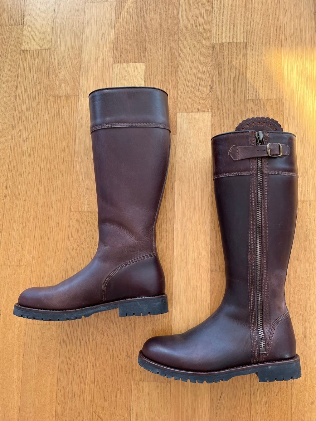 Penelope Chilvers Scarpe da donna: PENELOPE CHILVERS Tassel Boots Stiefel – Usato da Luzern venduto da Aleoschli 1