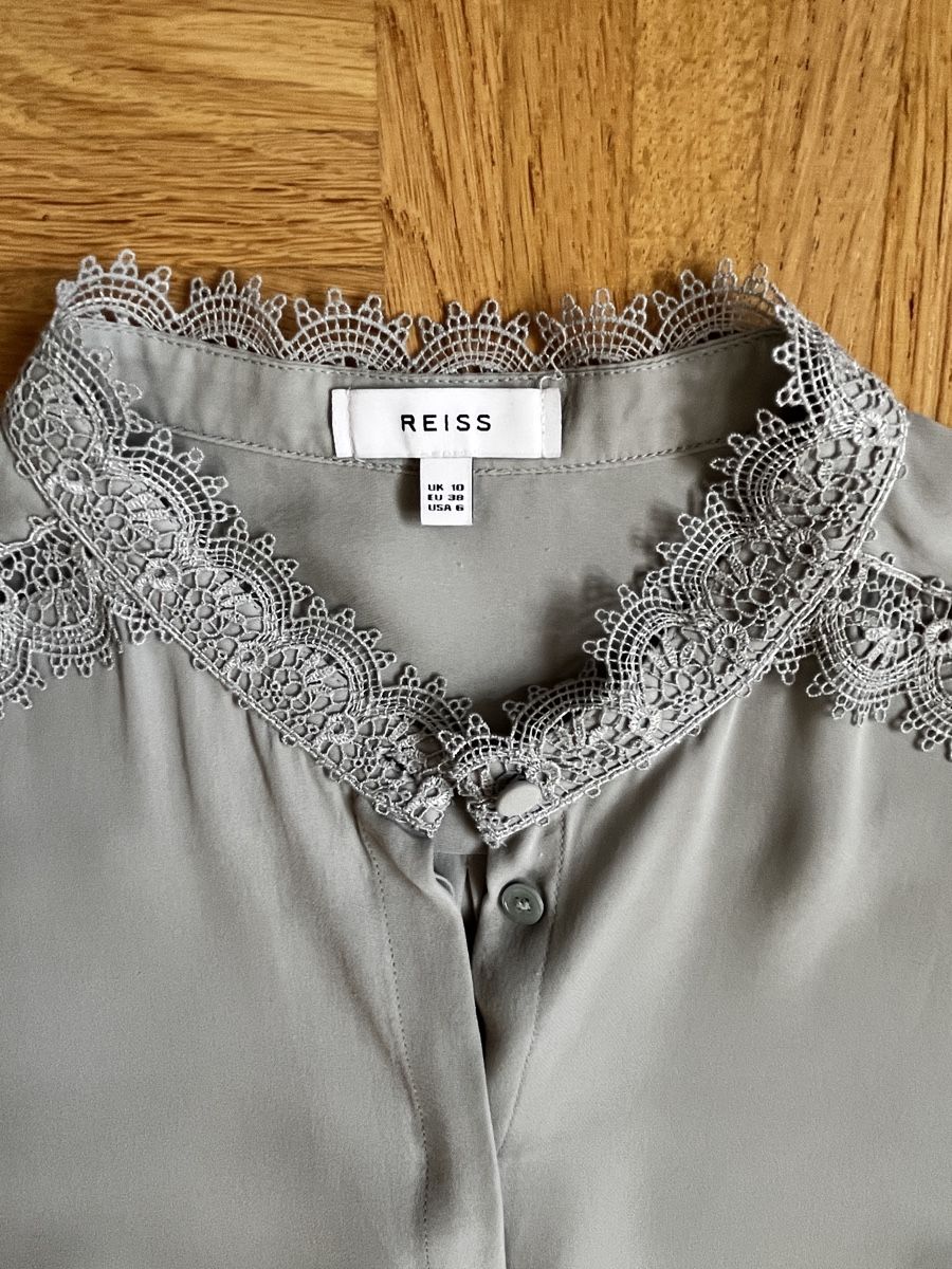 Top: Reiss Seidentop, Gr. 38, grau mit Spitze – Usato da Zürich venduto da Kleanthy 2