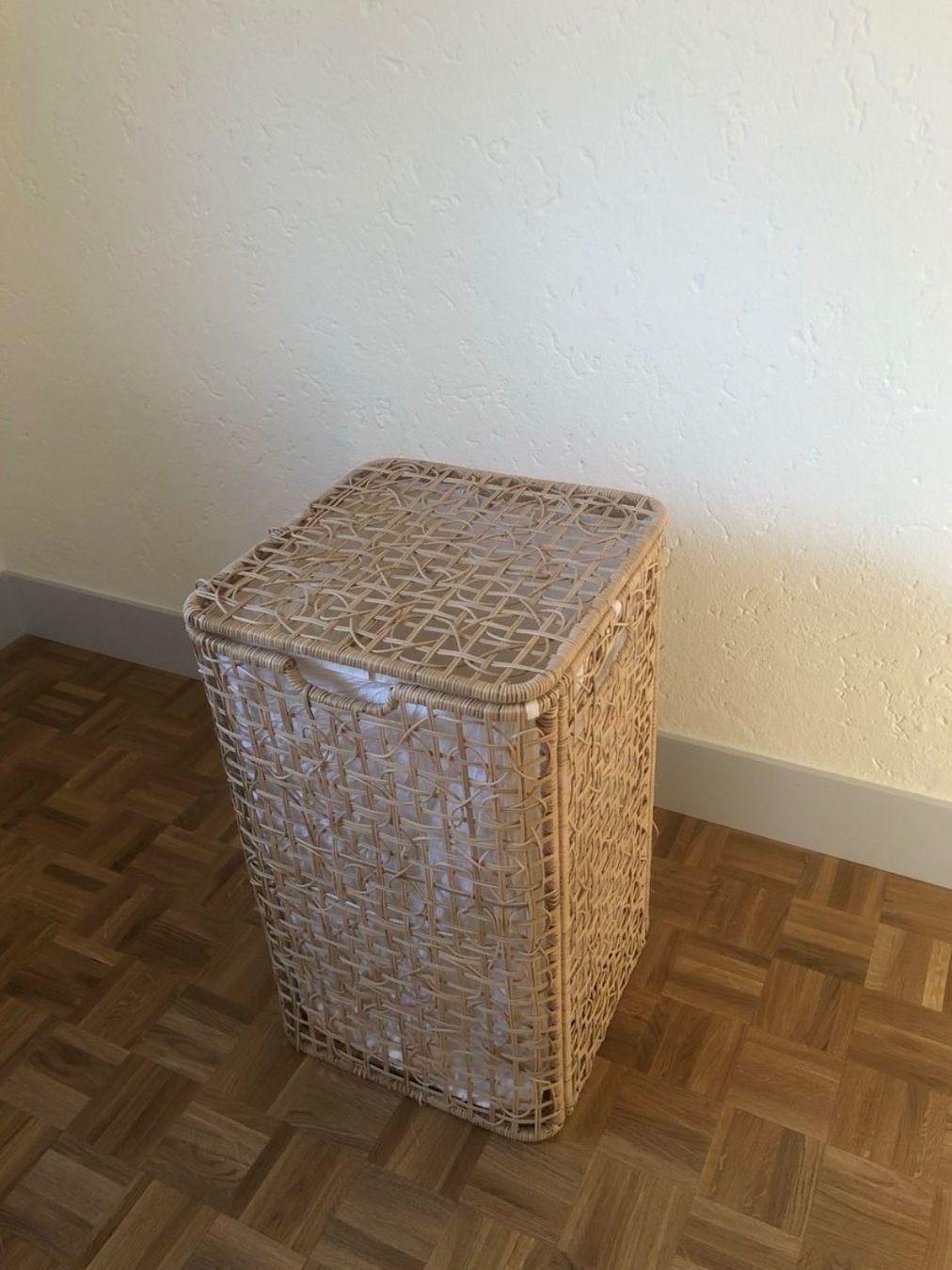 Ikea Wäschekörbe: Wäschekorb – Gebraucht aus Zürich von pau_shg6