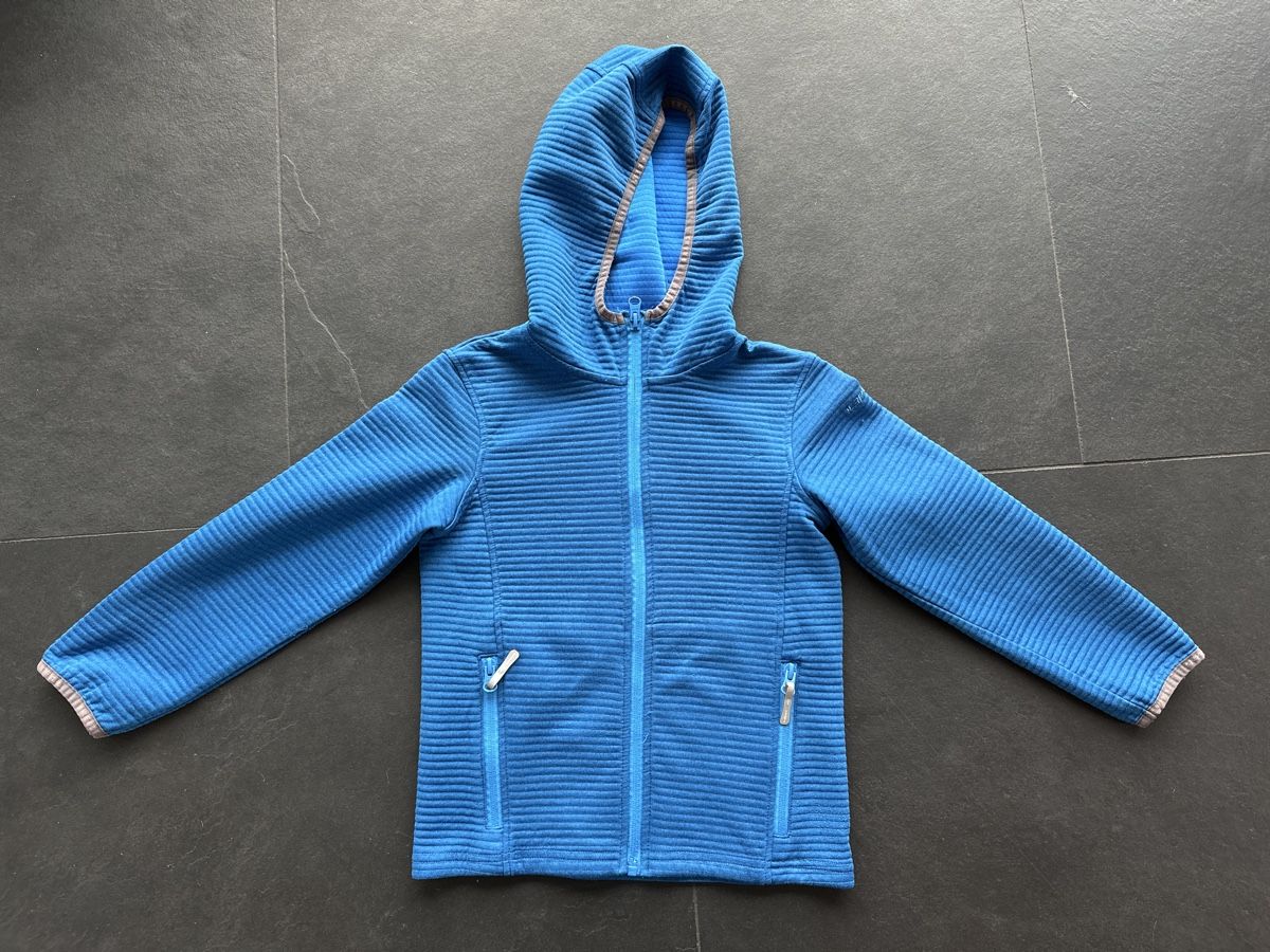 Icepeak Jacken & Mäntel: Mid-Layer IcePeak Kapuzenjacke Gr. 128 blau – Gebraucht aus Kallnach von Thetrader