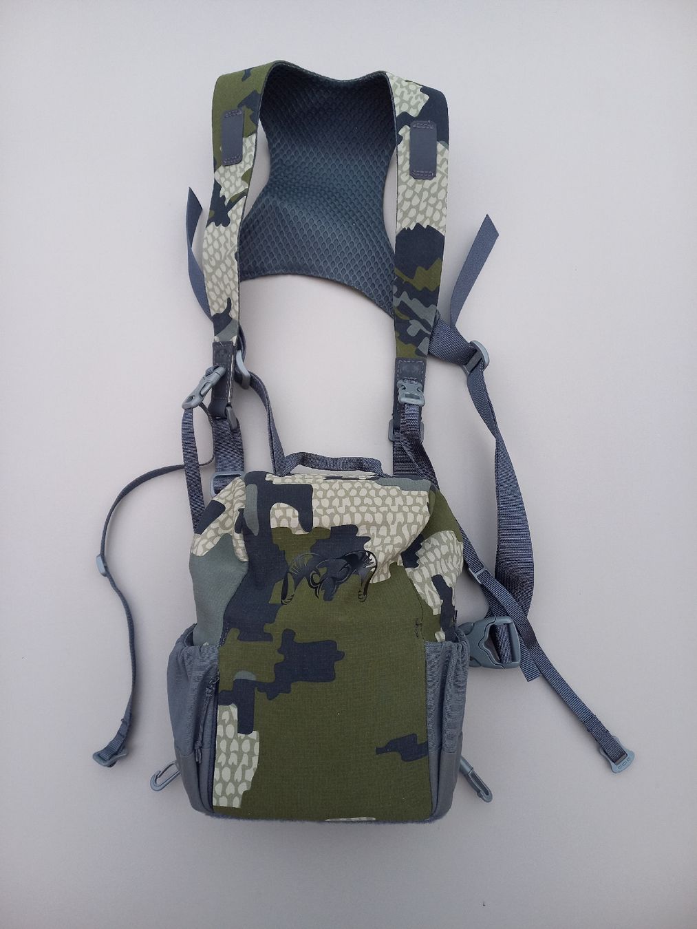 Binocoli: Kuiu Bino Harness / Feldstecher-Brusttasche – Usato da Kilchberg ZH venduto da Fast-Forward