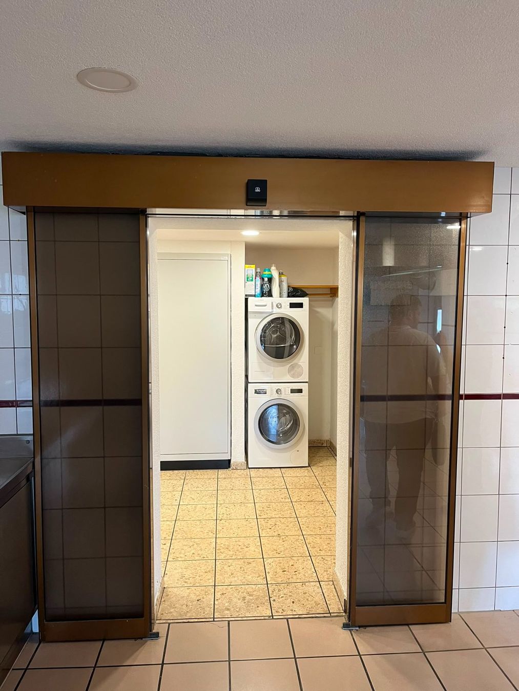 Türen: Automatische Tür mit Sensor – Gebraucht aus Rheinau von profitronic.shop
