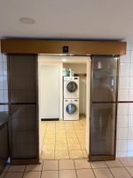 Automatische Tür mit Sensor