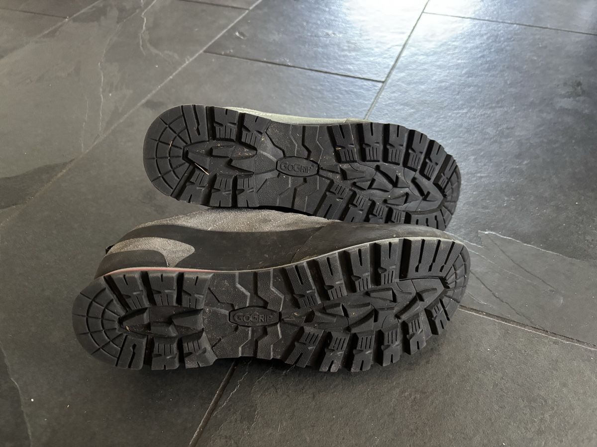 Sherpa Scarpe da uomo: Wanderschuhe Sherpa Gr. 42 – Nuovo (secondo la descrizione) da Balsthal venduto da AGUARDA 1