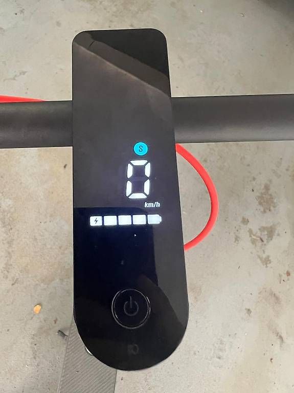 Elektromobile: E-SCOOTER XIAOMI 5 Pro – Gebraucht aus Stallikon von son_6m69 1