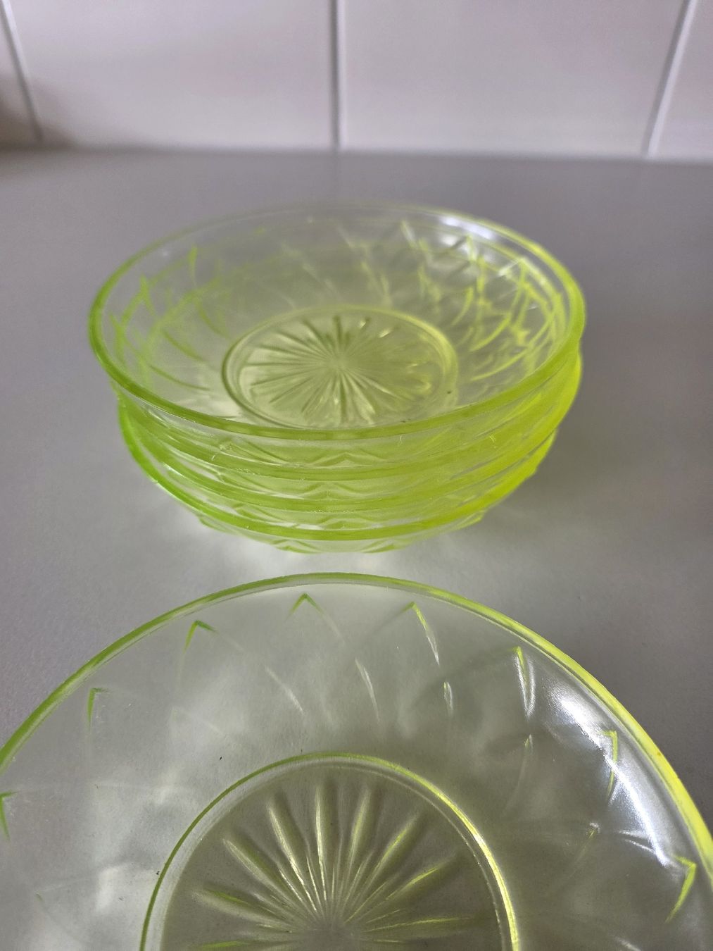 Ciotole: Vintage Uraniumglas Schälchen / Dessertschalen – Usato da Basel venduto da soomer