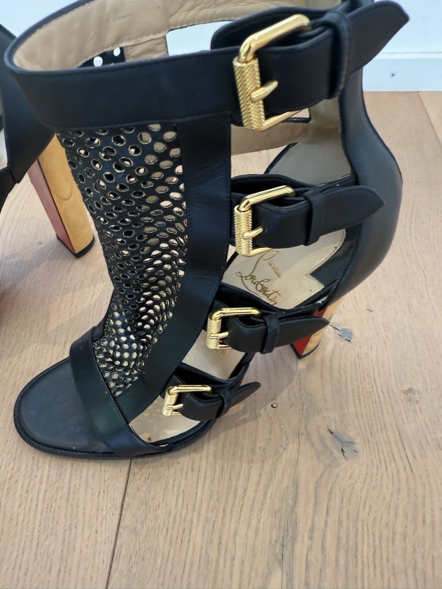 Christian Louboutin Damenschuhe: Louboutin Sandalen, Gladiator41 Gold Absatz – Gebraucht aus Meilen von Dievondort 1
